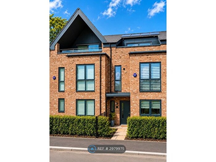 4 Bedroom Terraced House To Rent In Headmaster Way, Macclesfield, SK10