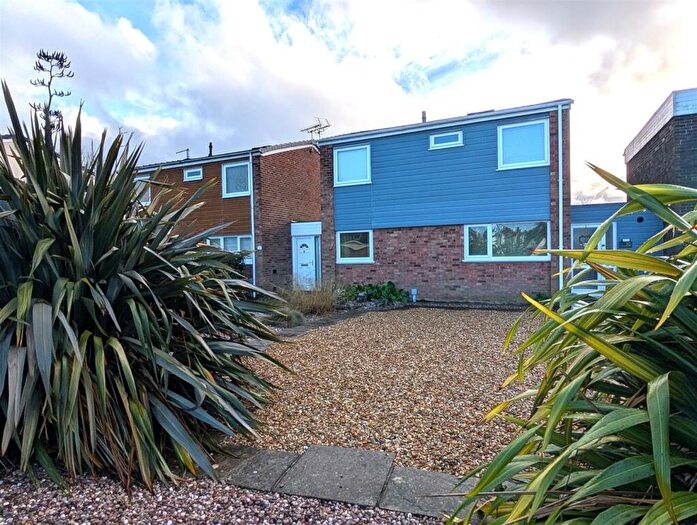 3 Bedroom Link Detached House For Sale In Alder Grove, Lytham, FY8