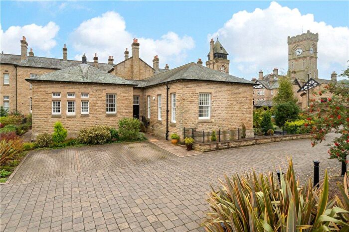 3 Bedroom Bungalow For Sale In Clifford Drive, Menston, Ilkley, West Yorkshire, LS29