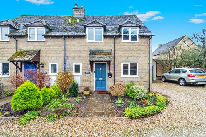 3 Bedroom Semi Detached House For Sale In Timbrells Close, South Cerney, Cirencester, Gloucestershire, GL7