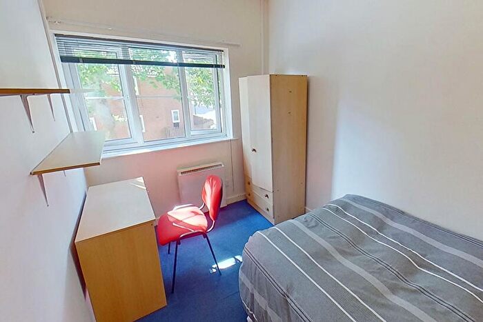 5 Bedroom Semi-Detached House To Rent In North Sherwood Street, Nottingham, NG1