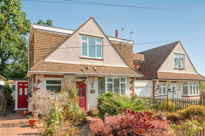 3 Bedroom Detached House For Sale In Marley Close, Addlestone, KT15