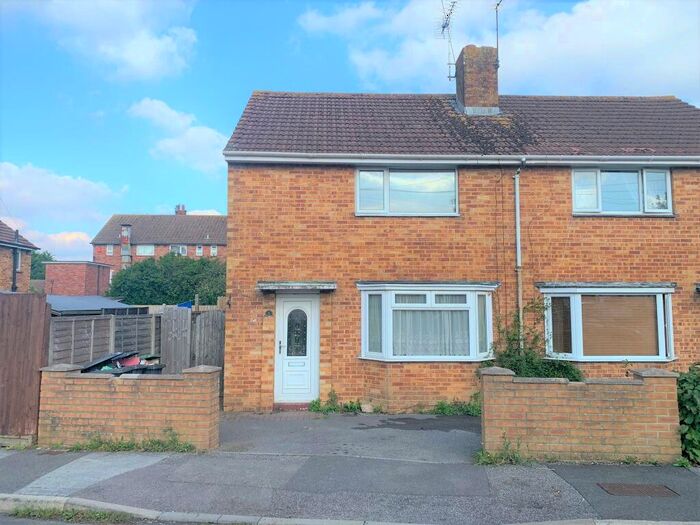 2 Bedroom Semi-Detached House For Sale In Burgate Close, Havant, PO9