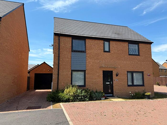 4 Bedroom Detached House For Sale In Tiber Meadow, Houghton Regis, LU5