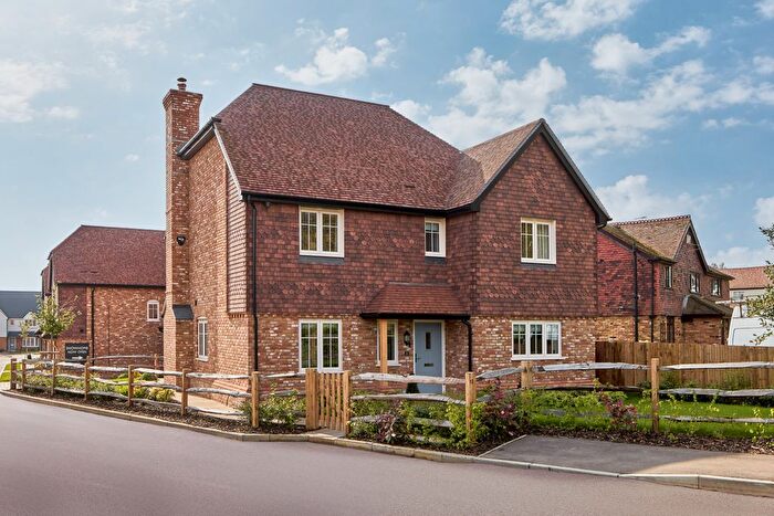 5 Bedroom Detached House For Sale In Sharnal Street, Rochester, ME3