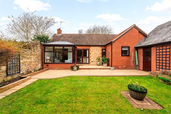 2 Bedroom Bungalow For Sale In Regents Mews, Biddenham, Bedfordshire, MK40