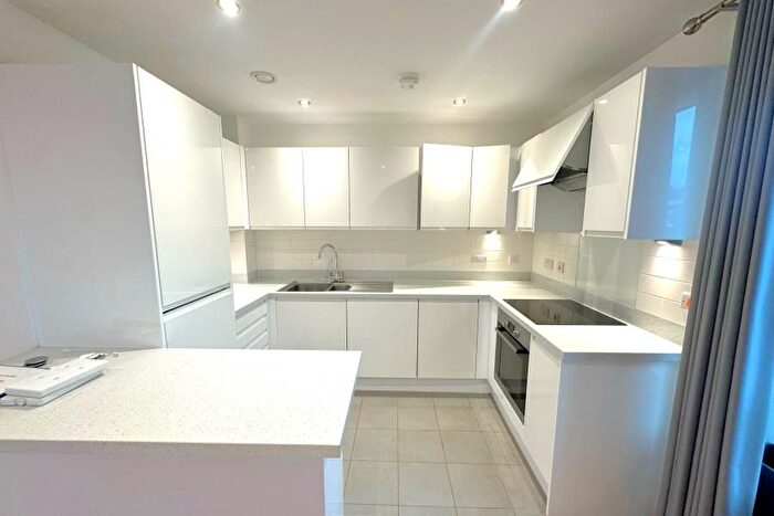 1 Bedroom Flat To Rent In Addlestone, Surrey, KT15