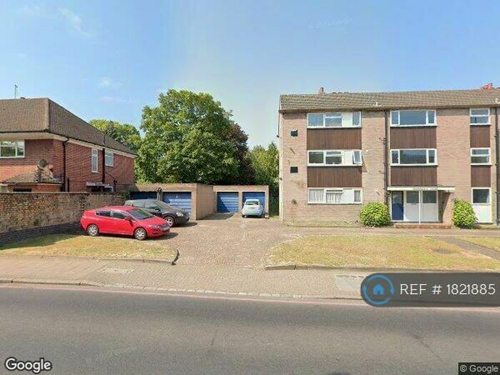 2 Bedroom Flat To Rent In Warrenhurst Court, Bromley, BR1