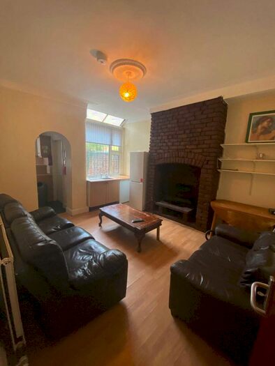 5 Bedroom Terraced House To Rent In Furness Road, Fallowfield, M14