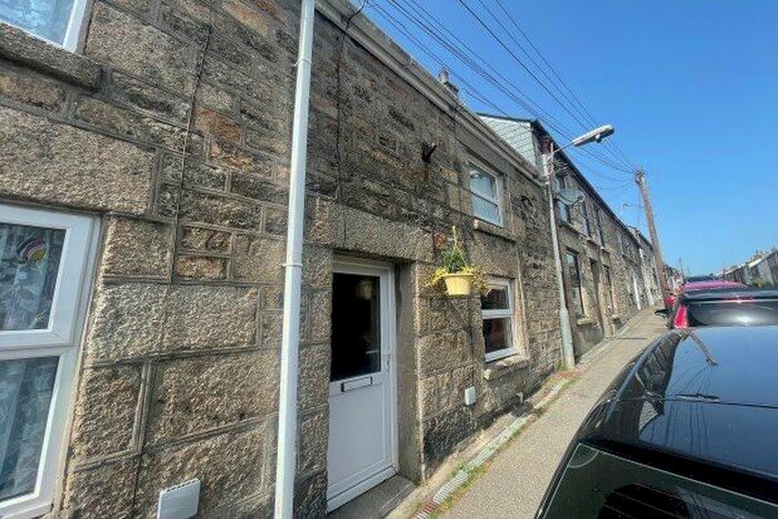 3 Bedroom Property To Rent In Fore Street, Camborne, TR14