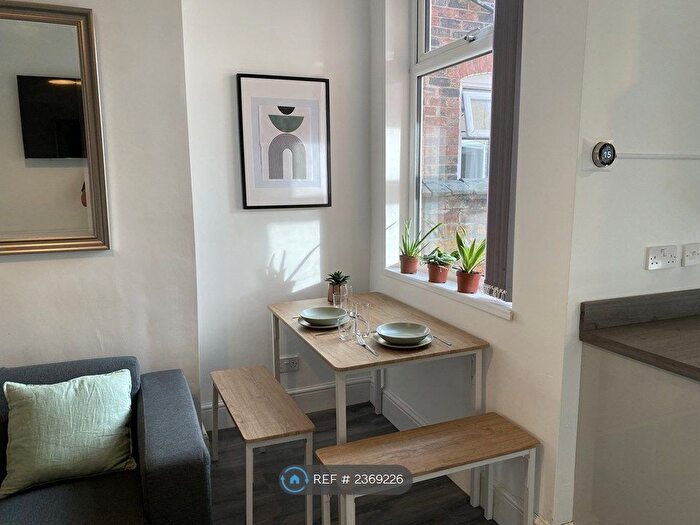 4 Bedroom Terraced House To Rent In Guildford Street, Stoke-On-Trent, ST4