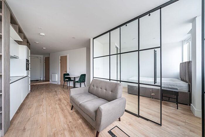 Studio To Rent In Brighton Road, Purley, CR8