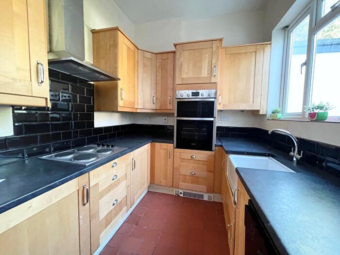 4 Bedroom House To Rent In Heath Park Road, RM2