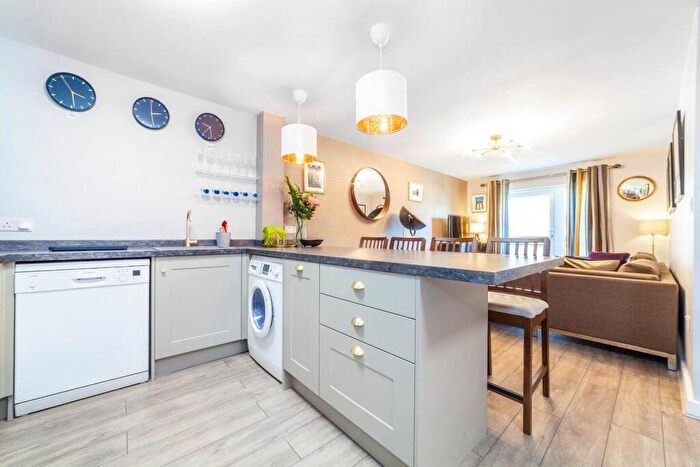 2 Bedroom Flat To Rent In Westferry Road, London, E14