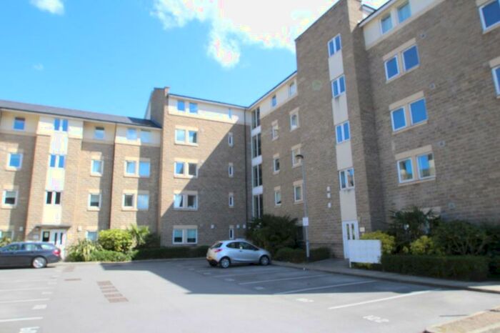 2 Bedroom Flat To Rent In Thwaite Court, Horsforth, LS18
