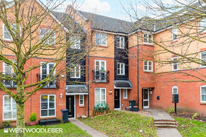 4 Bedroom Town House For Sale In Plomer Avenue, Hoddesdon, EN11