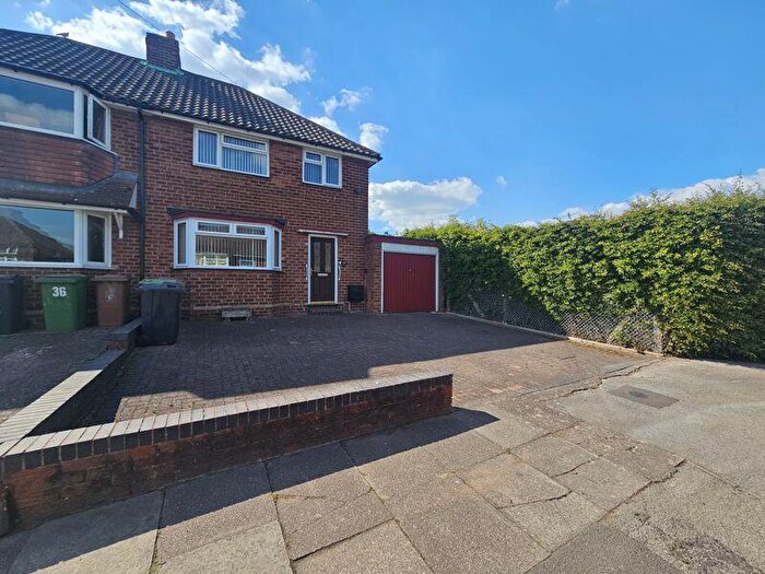 3 Bedroom Semi Detached House For Sale In Stanfield Road, Great Barr. Birmingham, B43
