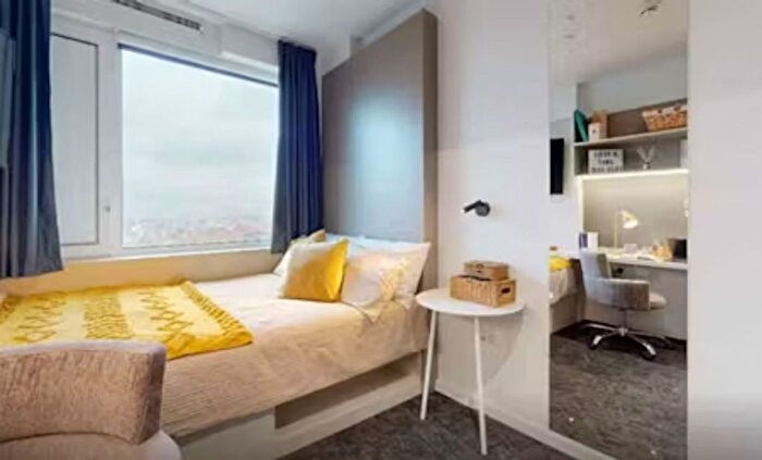 1 Bedroom Flat To Rent In Iq Vega Miles St, London, SW8