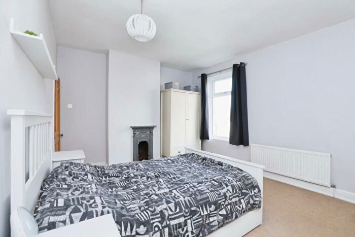 2 Bedroom Terraced House For Sale In Aisthorpe Road, Woodseats, Sheffield, S8