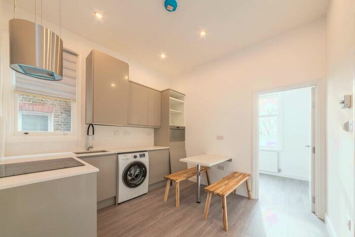 2 Bedroom Flat To Rent In Nassington Road, Hampstead, London, NW3