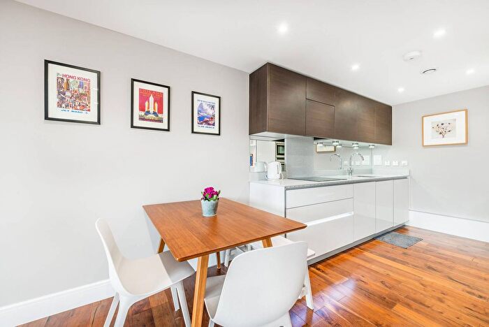 1 Bedroom Flat To Rent In Lower Mortlake Road, Richmond, TW9