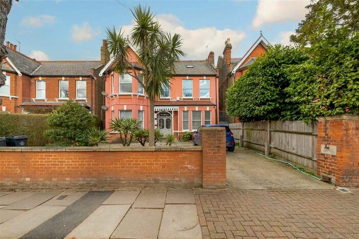 2 Bedroom Flat To Rent In Walm Lane, London, NW2