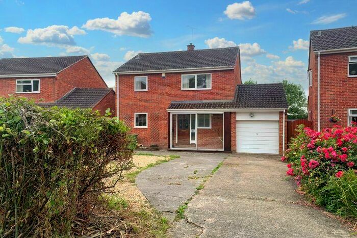 4 Bedroom Detached House To Rent In Glastonbury, BA6