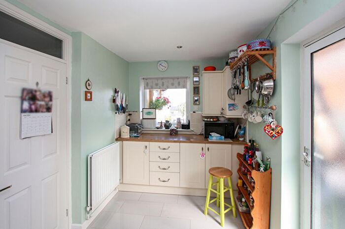 2 Bedroom Bungalow For Sale In Islay Crescent, Highworth, SN6