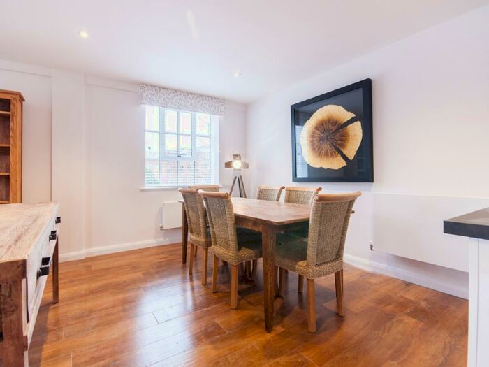 2 Bedroom Apartment To Rent In Mill Street, Central Oxford, OX2