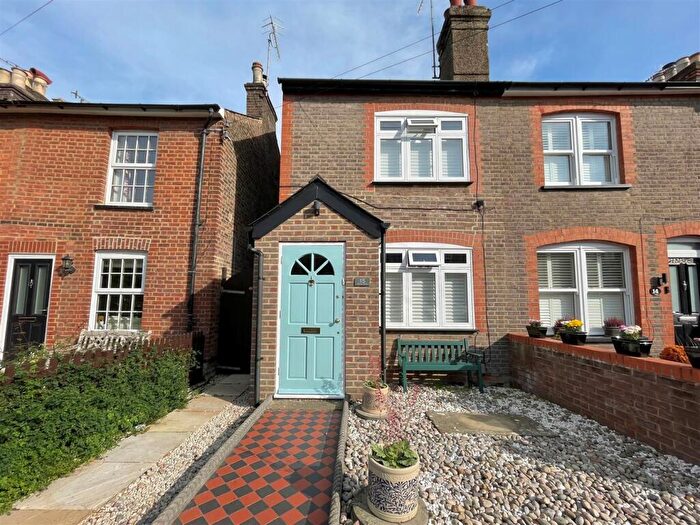 4 Bedroom Cottage To Rent In Holliday Street, Berkhamsted, HP4