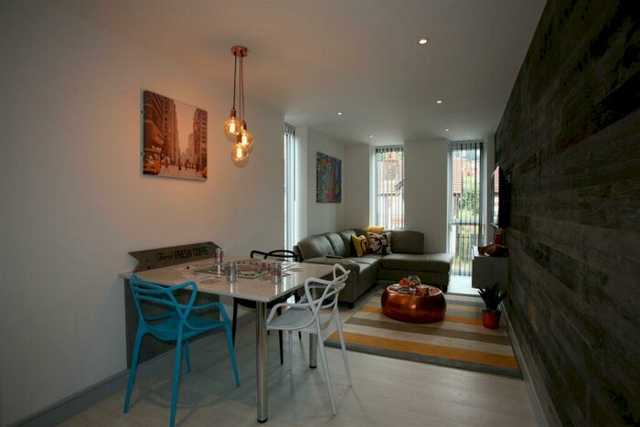 3 Bedroom Flat To Rent In Flat Elliott Apartments, Selly Hill Road, Birmingham, B29