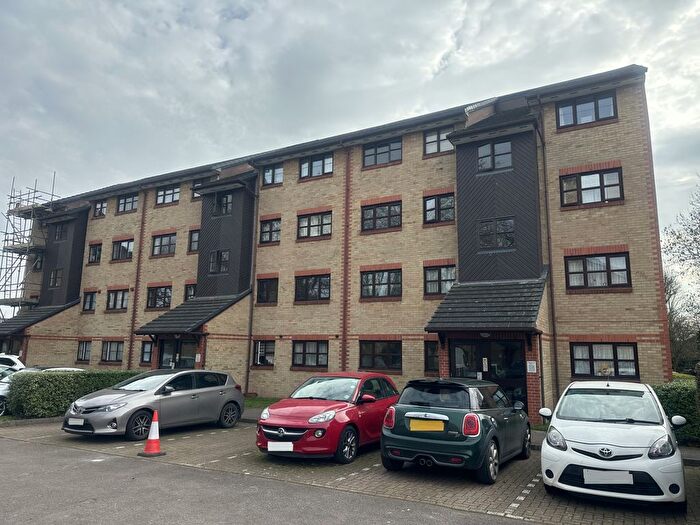 2 Bedroom Flat To Rent In Swallow Drive, London, NW10