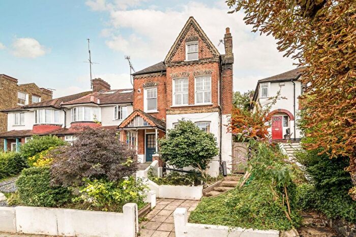 2 Bedroom Flat For Sale In Knollys Road, Streatham, SW16