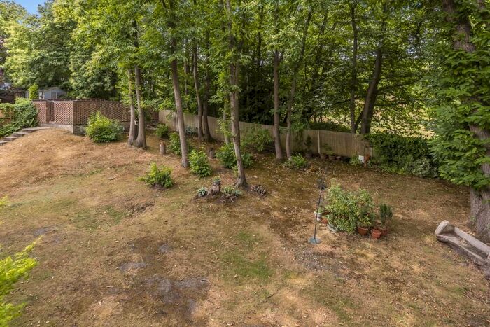 1 Bedroom Flat To Rent In Bagshot, Surrey, GU19