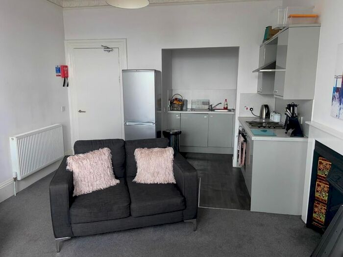 2 Bedroom Flat To Rent In Victoria Road, City Centre, Dundee, DD1