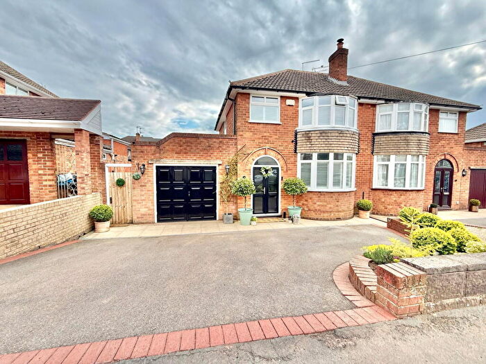 3 Bedroom Semi-Detached House For Sale In Eastleigh, Northway, Sedgley, DY3