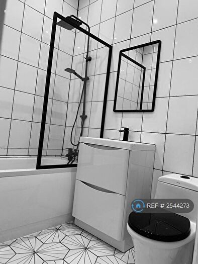 2 Bedroom Flat To Rent In Church Road, London, SE19