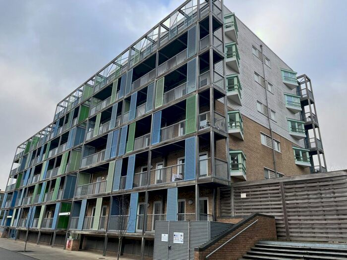 2 Bedroom Flat To Rent In Warren Close, Cambridge, Cambridgeshire, CB2