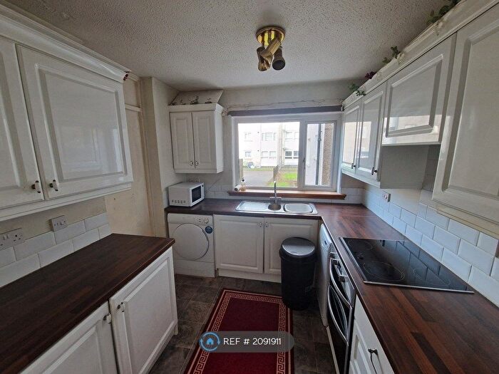 3 Bedroom Flat To Rent In Craigbo Court, Glasgow, G23