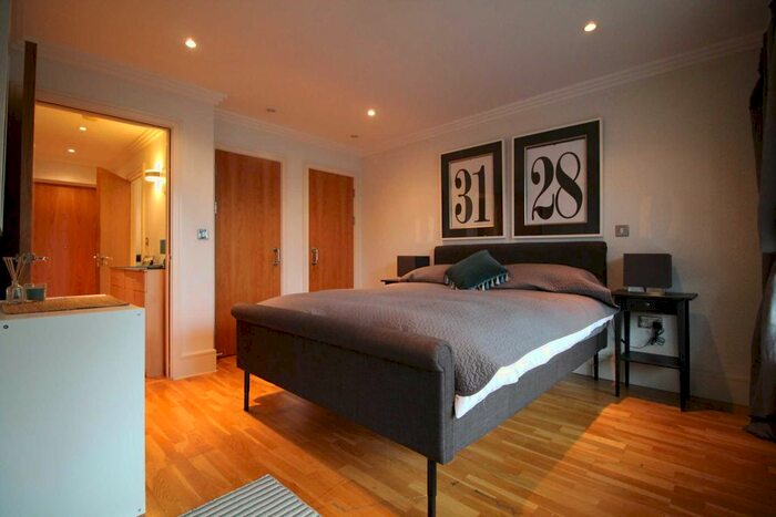 1 Bedroom Flat To Rent In Corsell House, Brentford, TW8