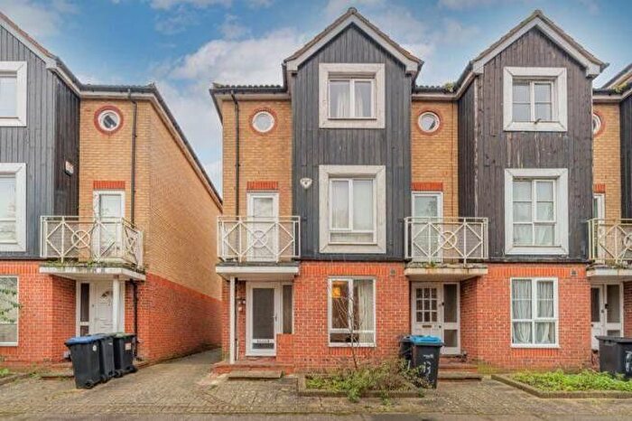 3 Bedroom Property To Rent In Thorneycroft Drive, Enfield, EN3