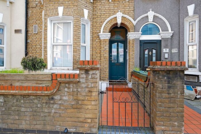3 Bedroom Terraced House For Sale In Grove Crescent Road, London, E15