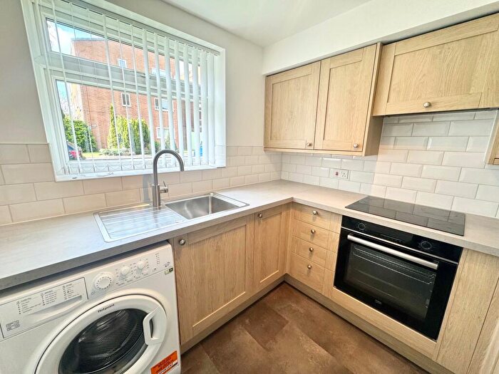 2 Bedroom Apartment To Rent In Martindale Road, Calderstones, L18