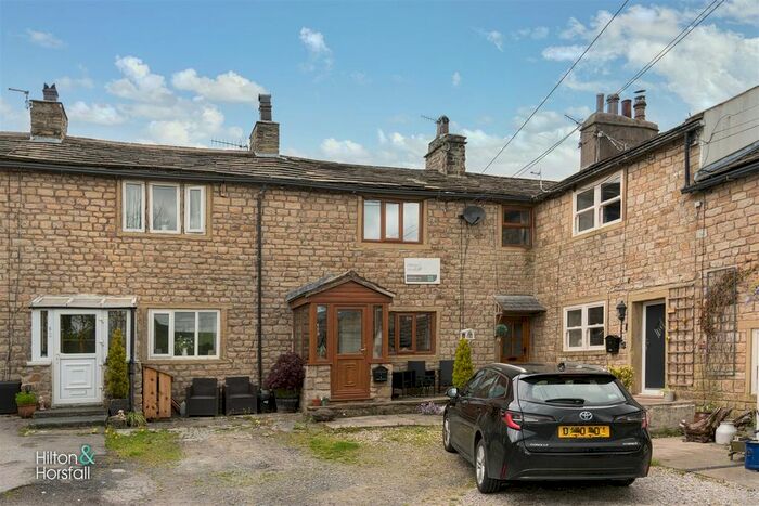 2 Bedroom Cottage For Sale In Thorneyholme Square, Roughlee, Burnley, BB12