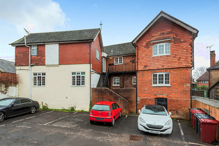 1 Bedroom Apartment For Sale In Petworth, Hampshire, GU28