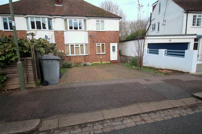 2 Bedroom Maisonette To Rent In Crescent Road, New Barnet, EN4
