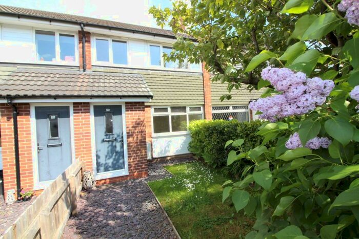 3 Bedroom Town House To Rent In Gorsey Clough Walk, Tottington, Bury, BL8