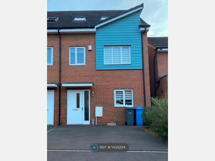 4 Bedroom Semi-Detached House To Rent In Saxon Street, Manchester, M40