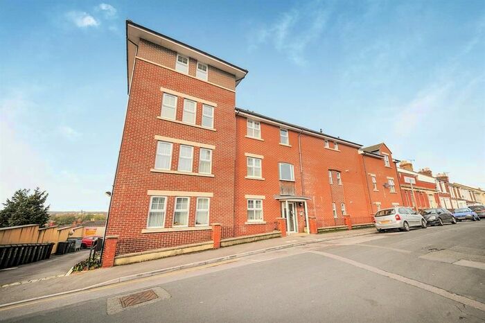 2 Bedroom Flat To Rent In Redcross Place, Swindon, SN1