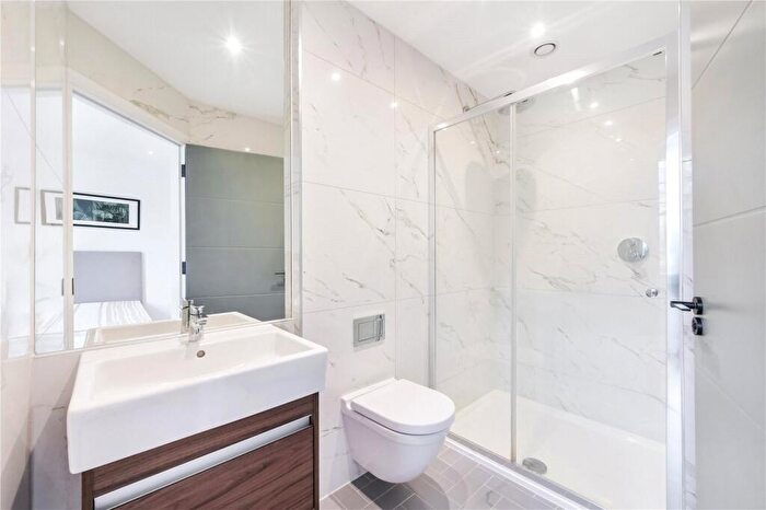 4 Bedroom Terraced House To Rent In Three Colt Street, London, E14